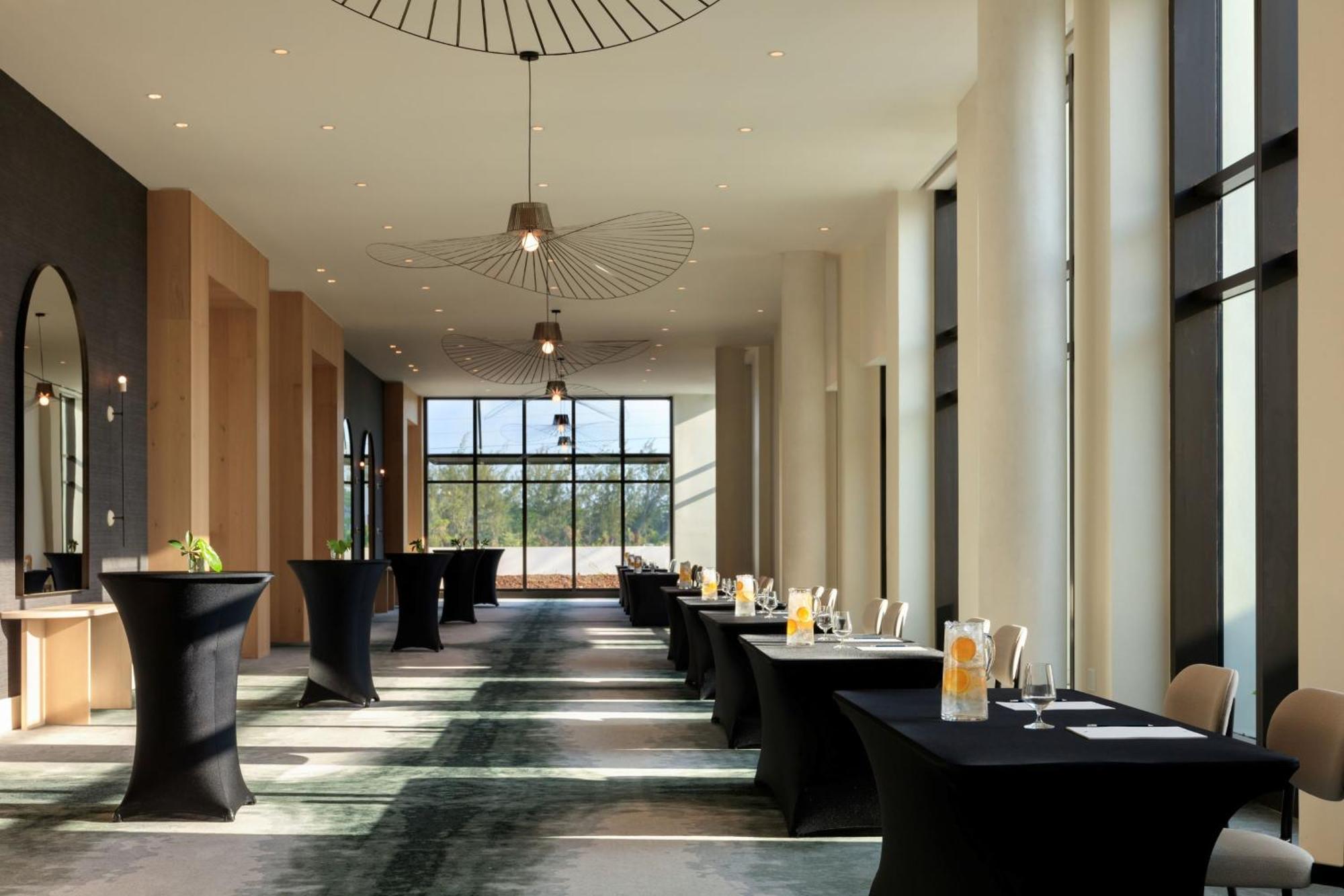 Hotel Indigo Grand Cayman By Ihg West Bay Екстер'єр фото