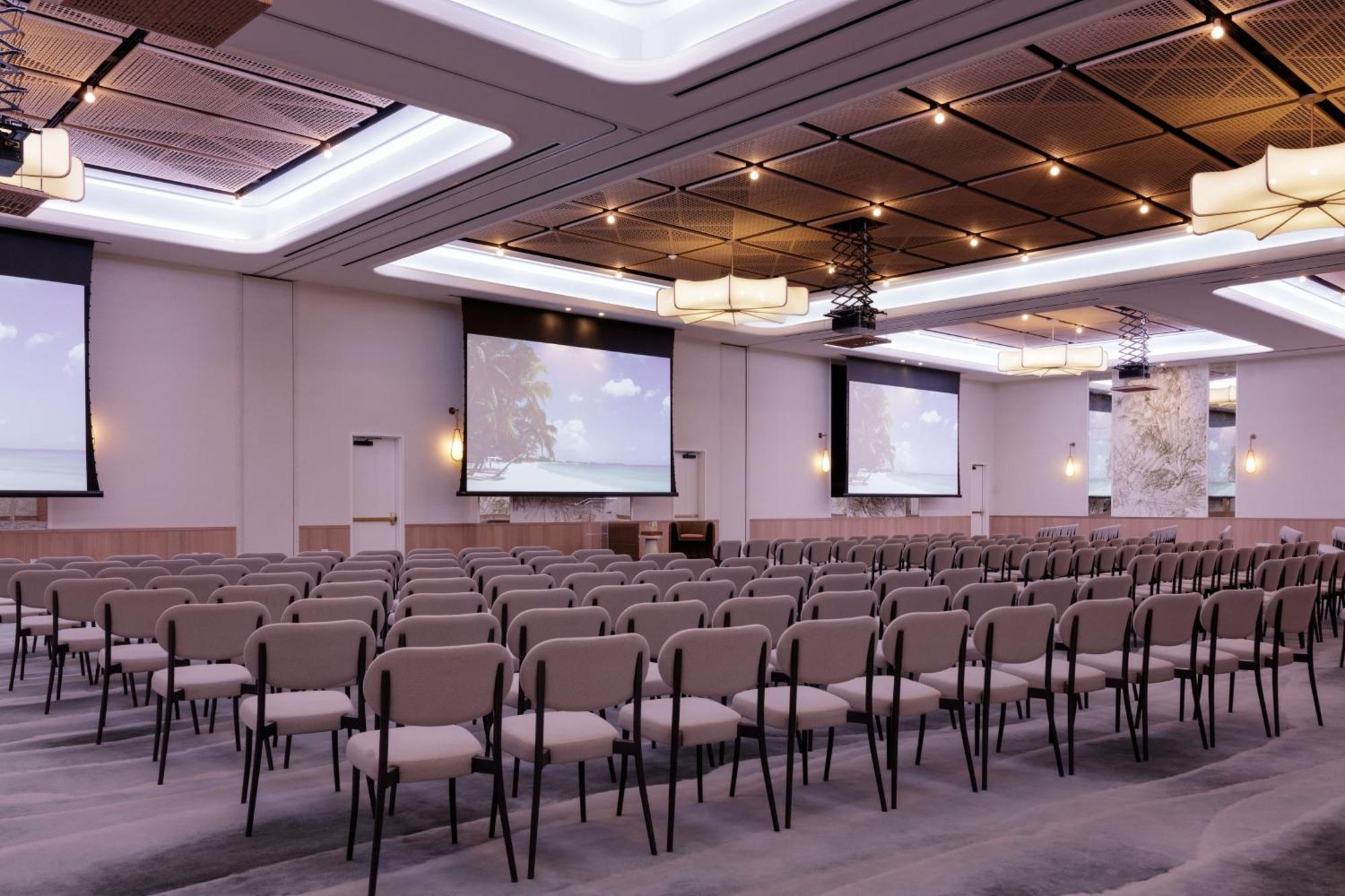 Hotel Indigo Grand Cayman By Ihg West Bay Екстер'єр фото