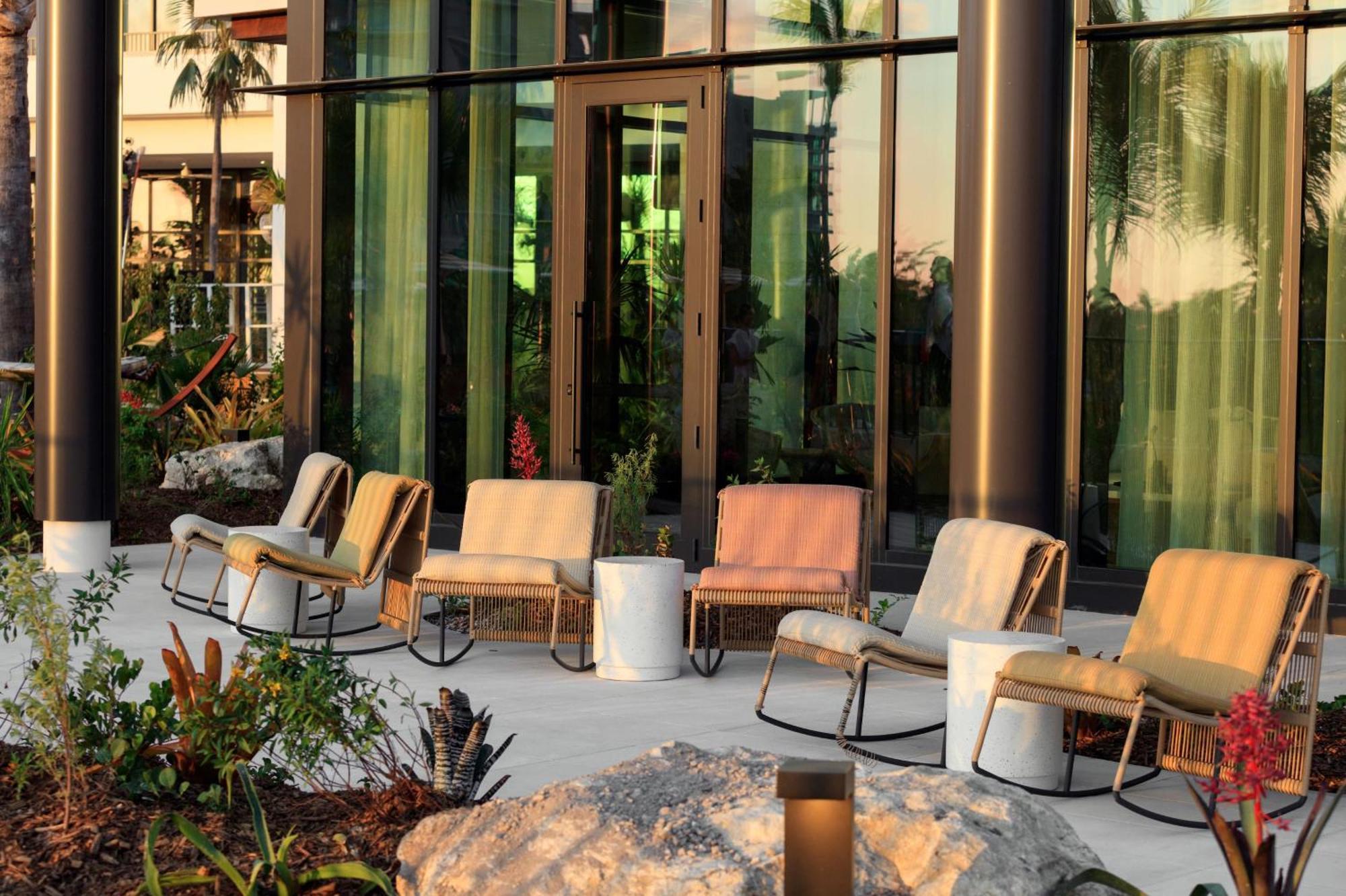 Hotel Indigo Grand Cayman By Ihg West Bay Екстер'єр фото